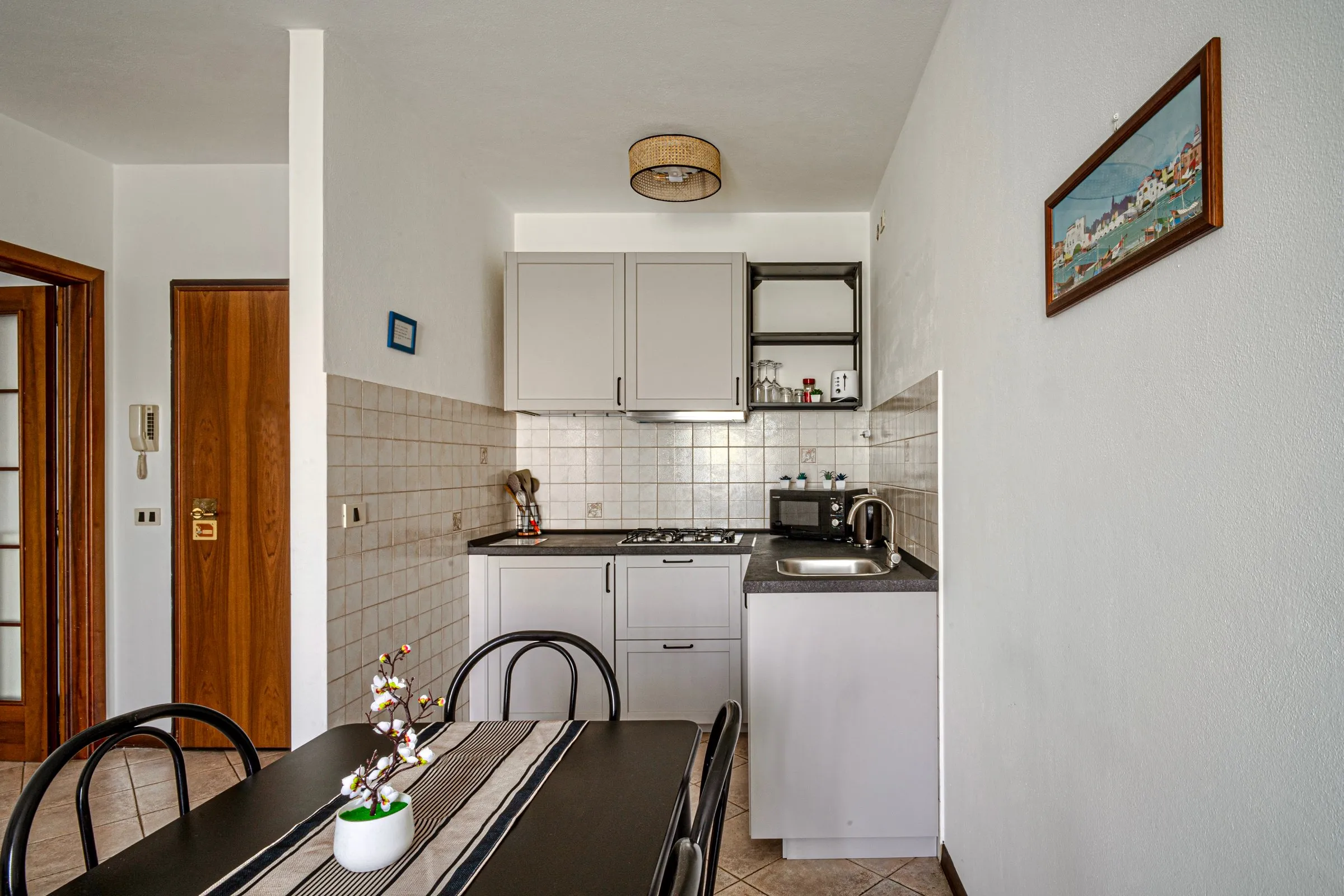 Apartment with Kitchen and Balcony — foto 12