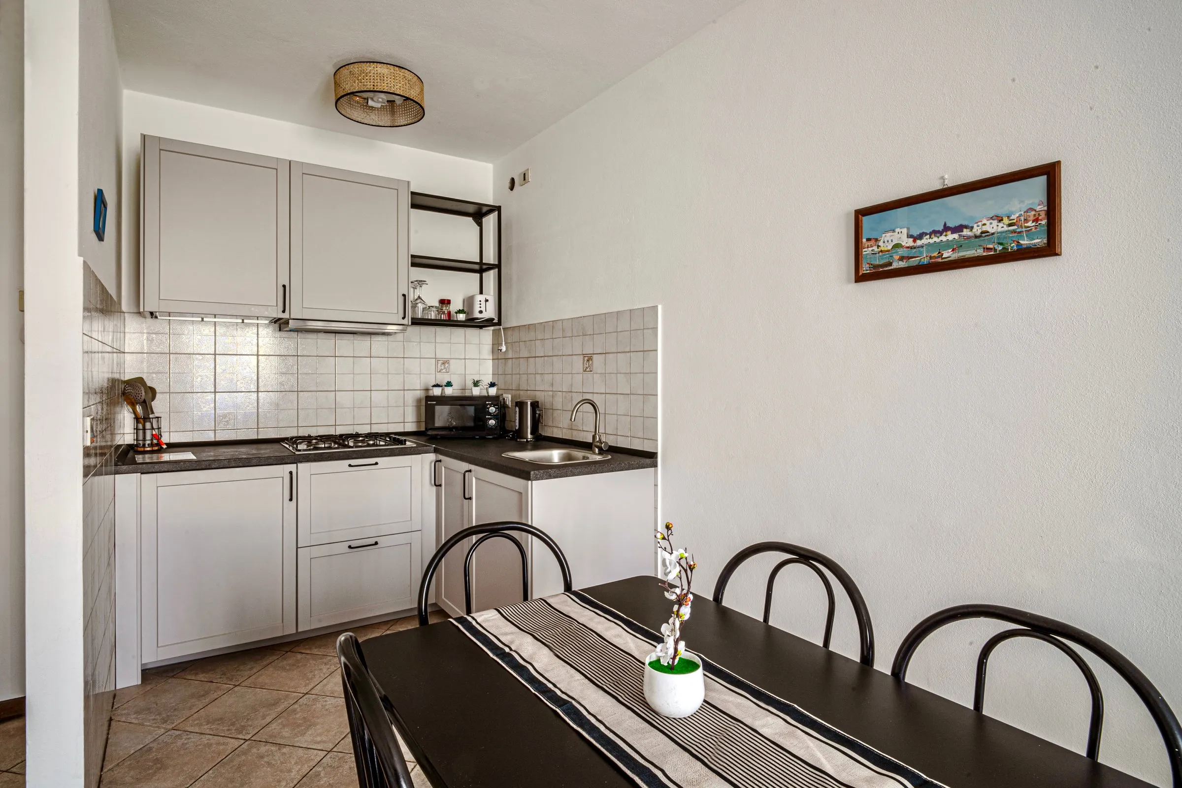 Apartment with Kitchen and Balcony — foto 13