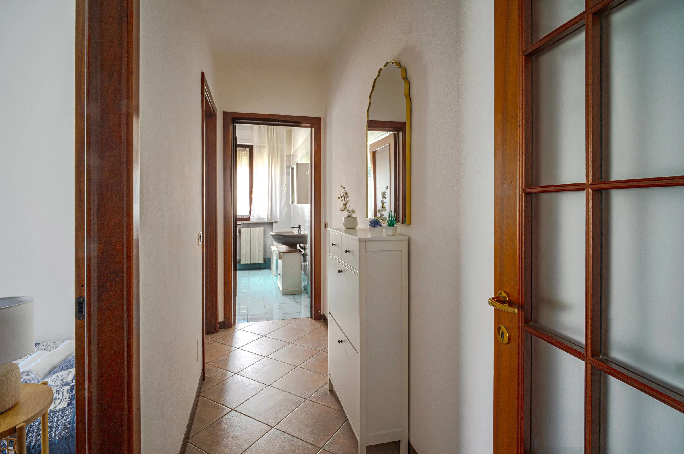 Apartment with Kitchen and Balcony — foto 17